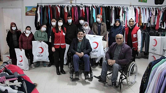 Türk Kızılayı engelli vatandaşları yalnız bırakmadı