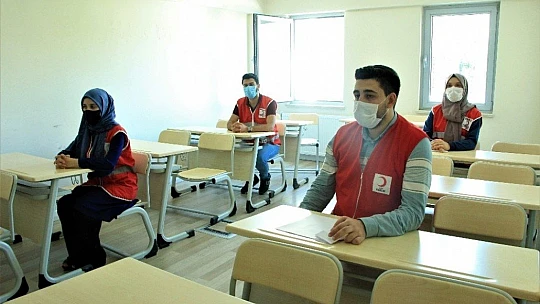 Türk Kızılayı'ndan dezavantajlı öğrencilere ücretsiz  eğitim desteği