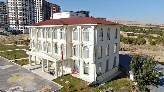 Türkiye'nin ilk milli ve yerli interaktif online öğrenme platformunu kurdu