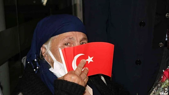 Ukrayna'dan tahliye eden Ahıska Türkleri Elazığ'a getirildi