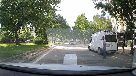 Umursamaz sürücünün trafikteki tehlikeli yolculuğu