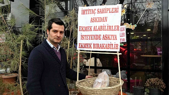 Üniversitedeyken sevdiğine hediye alamayan çiçekçiden 'Askıda Çiçek' kampanyası