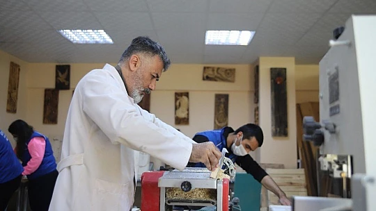 Unutulmaya yüz tutmuş 'Naht sanatı' gençlerin ellerinde hayat buluyor