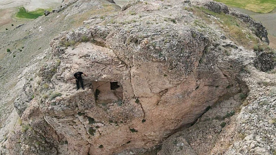 Urartular dönemine ait Tanrıverdi Kalesi ilk günkü ihtişamını koruyor