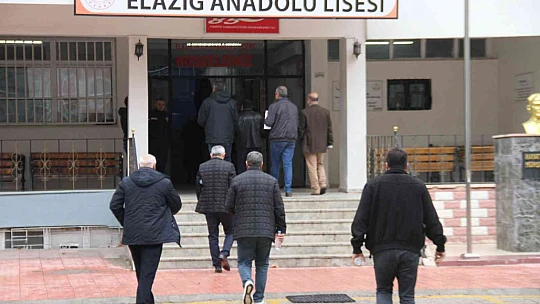 Uzun yıllar sonra sınava giren öğretmenlerden öğrencilere uyarı