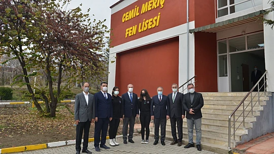 Vali Toraman Cemil Meriç Fen Lisesini ziyaret etti