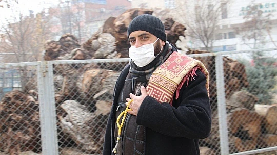 Vaka sayısı yüzde 70 düşen Elazığ'da vatandaşlar Cuma namazı için dışarı çıktı