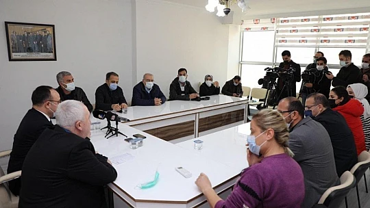 Vali Erkaya Yırık, Elazığ'ın gündemiyle ilgili açıklamalarda bulundu