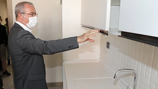 Vali Toraman  deprem konutlarını inceledi