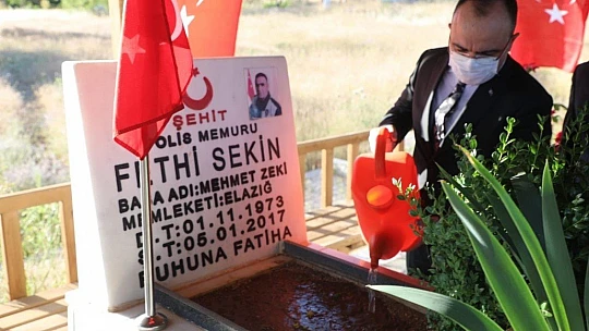 Vali Yırık, Şehit Fethi Sekin'in Kabrini Ziyaret Etti