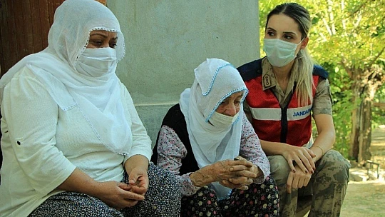 Vefalı Mehmetçik, kayıp olduktan sonra bulduğu nineyle bir araya geldi