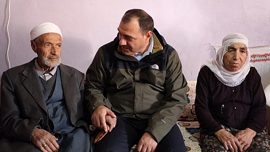 Vali Kaldırım Evleri Yanan Aileleri Ziyaret Etti