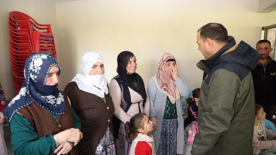 Vali Kaldırım Evleri Yanan Aileleri Ziyaret Etti