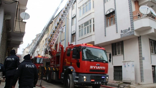 Yangında itfaiyenin dikkati faciayı önledi