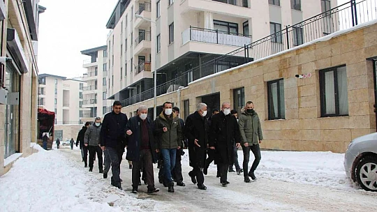 Yeni evlerine kavuşan depremzede: 'Konutlar, gerçekten muazzam. Devletimize ne kadar teşekkür etsek azdır'