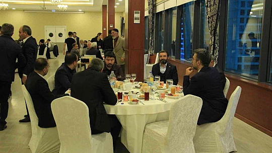 Yeniden Refah Partisi Genel Başkan Yardımcısı Altınöz: 'Dünyanın birçok yerinden Müslümanlar Erbakan'ı ziyaret ediyor'