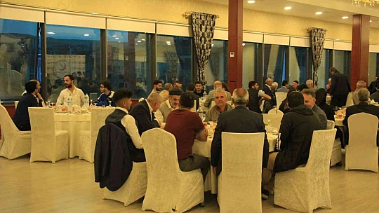 Yeniden Refah Partisi Genel Başkan Yardımcısı Altınöz: 'Dünyanın birçok yerinden Müslümanlar Erbakan'ı ziyaret ediyor'