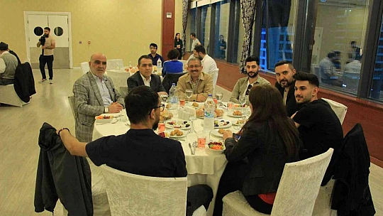 Yeniden Refah Partisi Genel Başkan Yardımcısı Altınöz: 'Dünyanın birçok yerinden Müslümanlar Erbakan'ı ziyaret ediyor'