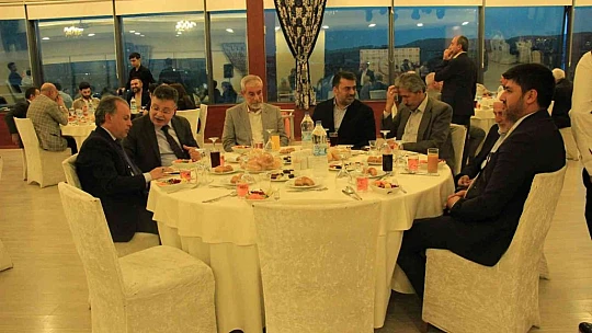 Yeniden Refah Partisi Genel Başkan Yardımcısı Altınöz: 'Dünyanın birçok yerinden Müslümanlar Erbakan'ı ziyaret ediyor'