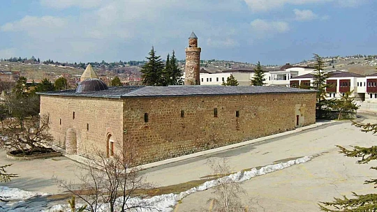 Yerli ve yabancı turistler Elazığ'a gelince bu minareyi görmeden dönmüyor