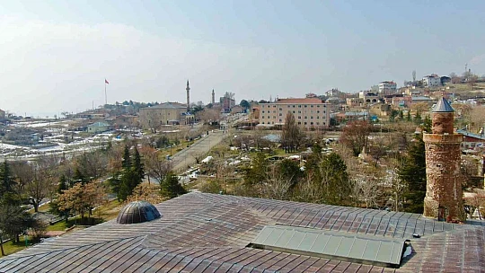 Yerli ve yabancı turistler Elazığ'a gelince bu minareyi görmeden dönmüyor