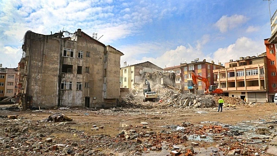 Rüstampaşa Mahallesinde yıkım çalışmaları başladı