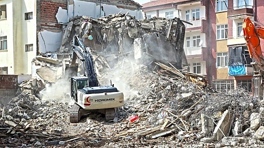 Rüstampaşa Mahallesinde yıkım çalışmaları başladı