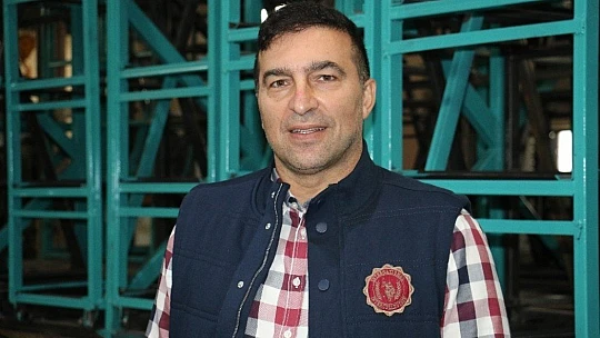 Yurt dışından geldi, Türkiye'nin en büyük ve teknolojik mobil arı tırını yaptı