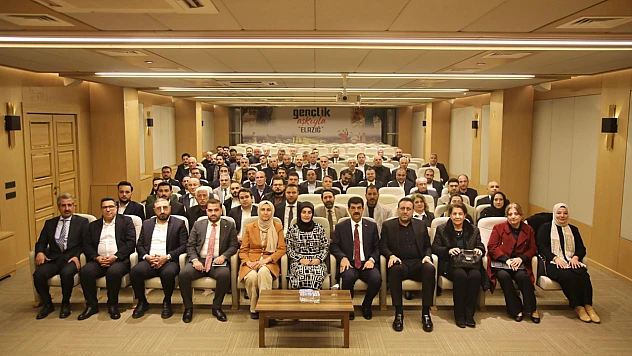 AK Parti'de yeni yönetim kurulu ilk toplantısını gerçekleştirdi