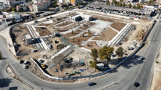 Başkan Şerifoğulları Doğu Park'ta incelemelerde bulundu