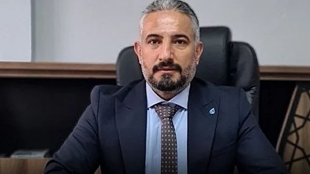 Biçer: Bayrak yere düşmez, düşürülemeyen bir milletin omuzlarında yükselir