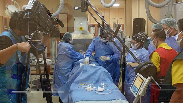 Bölgenin parlayan yıldızı FÜ Hastanesi'nden yine bir başarı öyküsü