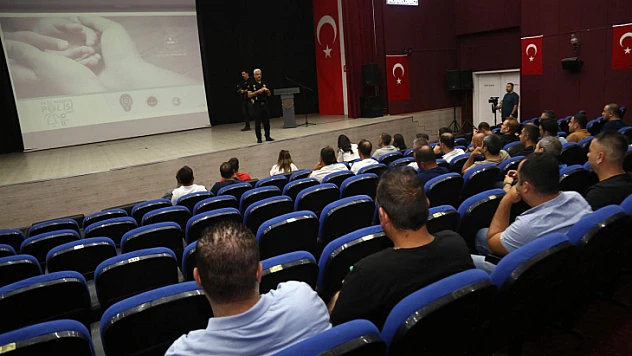 Elazığ Belediyesi Çalışanlarına Narko Rehber semineri verildi