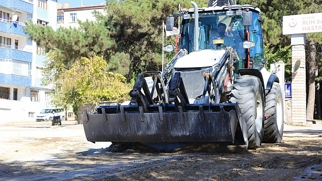 Elazığ Belediyesi, Cumhuriyet Mahallesi'nde altyapı yenileme çalışmasına devam ediyor