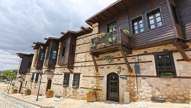 Elazığ Belediyesi Konukevi, misafirlerini ağırlıyor