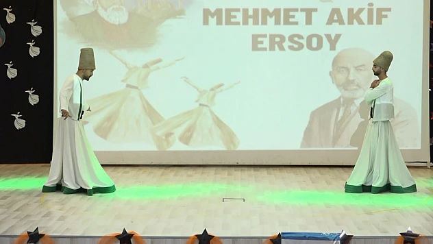 Elazığ Belediyesi'nden Mevlana ve Mehmet Akif Ersoy'u anma gecesi