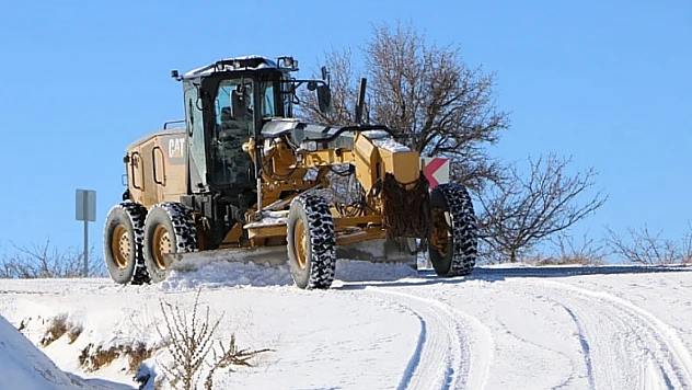 Elazığ'da kar mesaisi: 43 Köy yolu yeniden ulaşıma açıldı