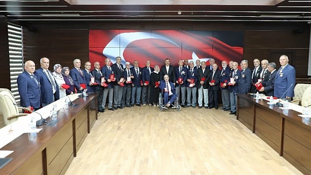 Elazığ'da Kıbrıs Gazilerine Milli Mücadele Madalyası verildi