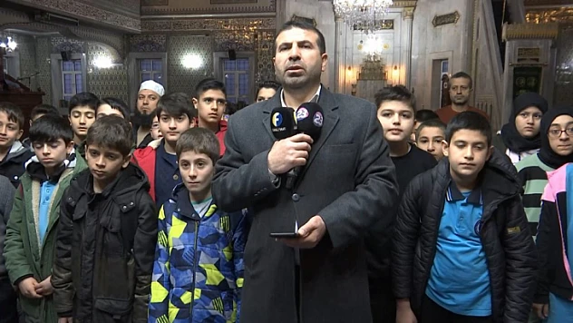 Elazığ'da öğrenciler sabah namazında buluştu