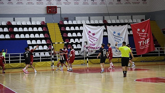 Elazığ Gençlik Spor Kulübü 2. Lig hentbol takımı seriye bağladı: 5'te 5!