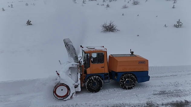 Elazığ İl Özel İdaresi'nden yoğun kar mesaisi