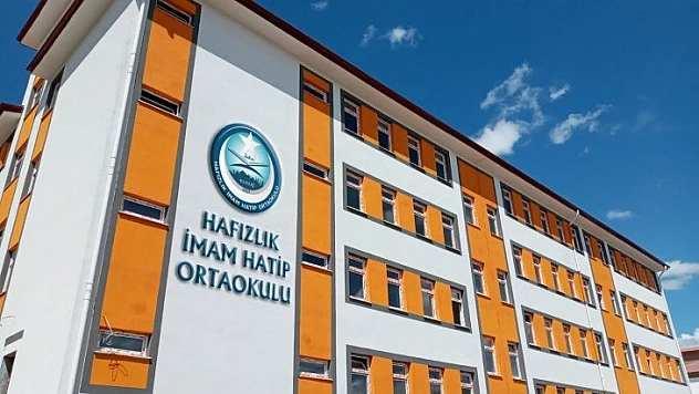 Elazığ'ın İlk Hafızlık Ortaokulu Hizmete Açıldı