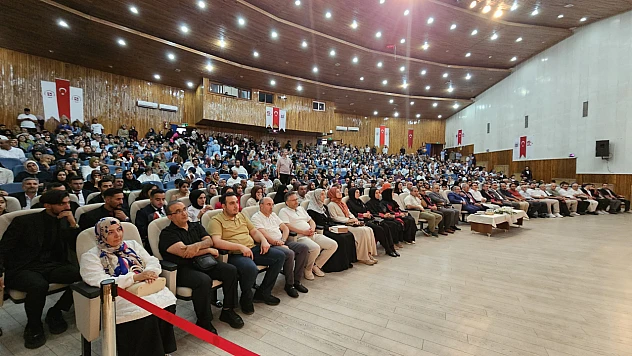 Fırat Üniversitesi'nde mezuniyet coşkusu devam ediyor