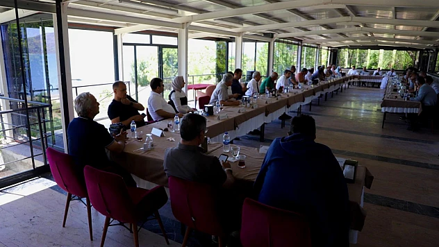 Fırat Üniversitesi Senatosu, yenilenen Hazar Gölü tesislerinde toplandı