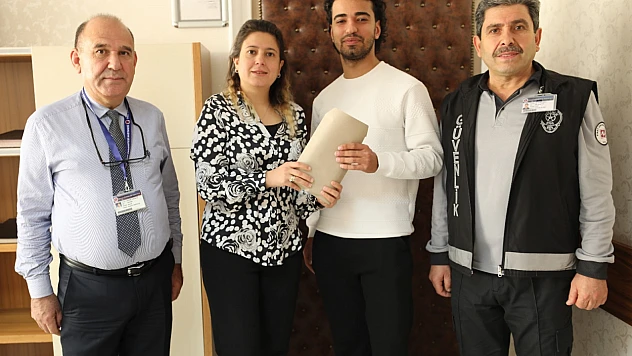 FÜ Hastanesi'nde örnek davranış: Bulduğu parayı yetkililere teslim etti