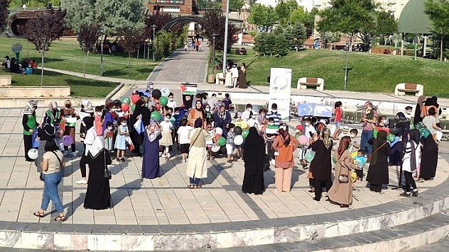 Genç İHH'dan Doğu Türkistan ve Filistin Programı