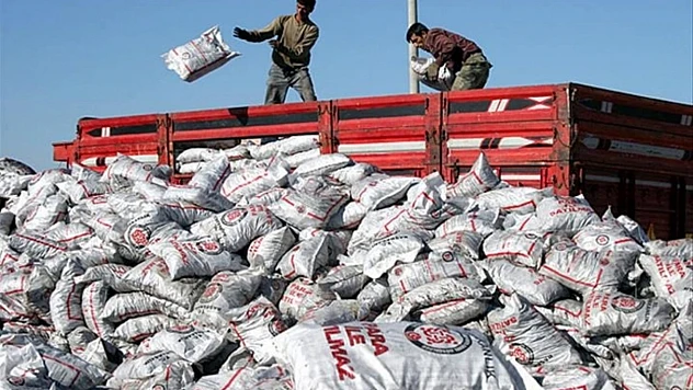 İhtiyaç sahibi hanelere kömür yardımı
