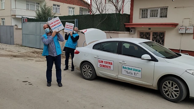 İlim Yayma Cemiyeti bin aileye kışlık kıyafet ve gıda yardımı yaptı
