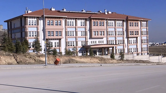 İş İnsanı Özkaynak'tan, öğrenci yurdu açıklaması