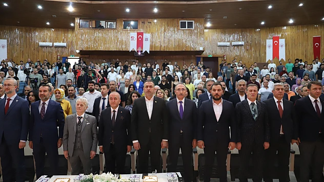 Kırımoğlu'na, FÜ tarafından fahri doktora unvanı takdim edildi